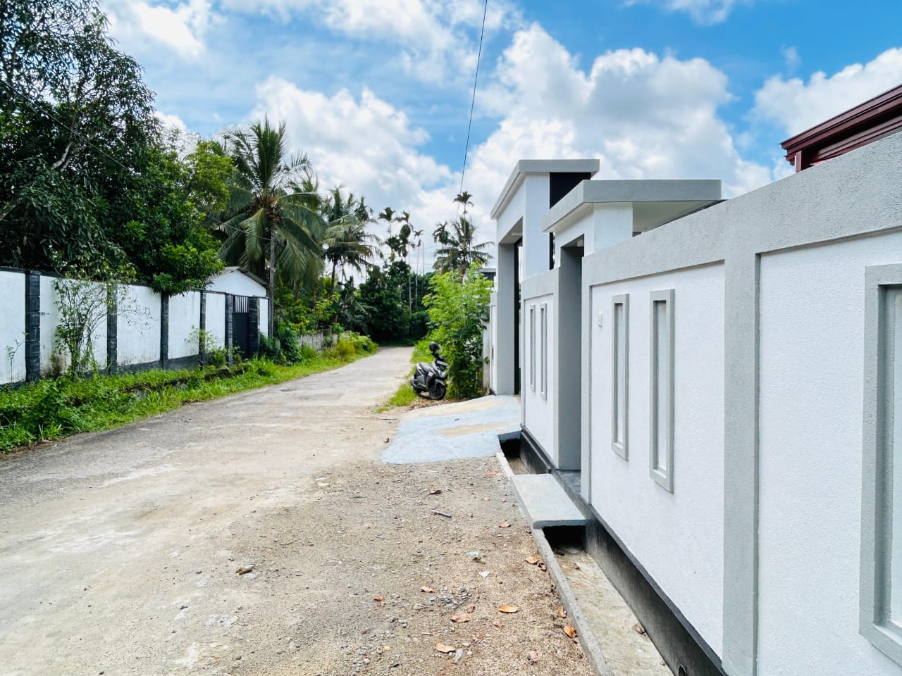 Diyagama land for sale