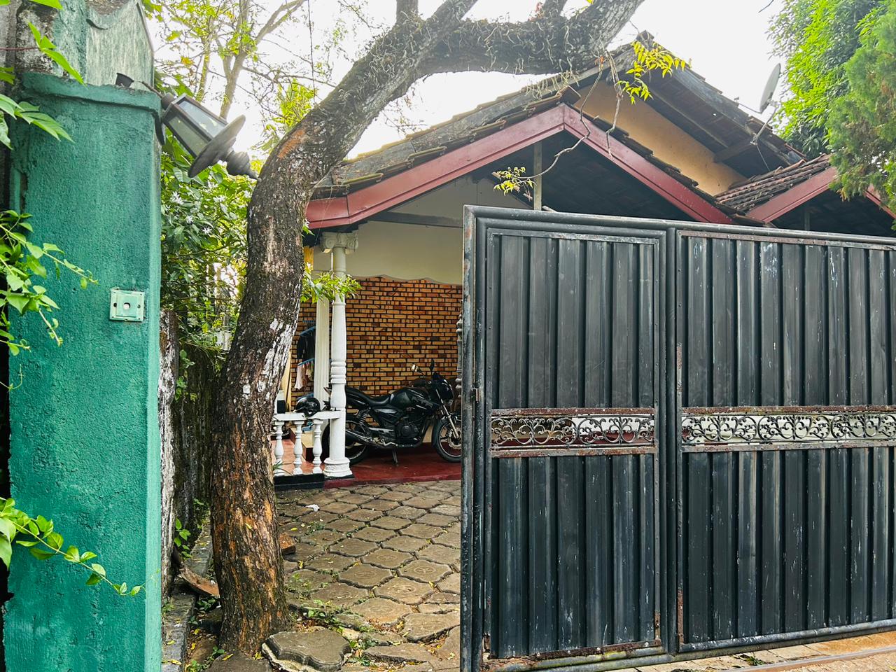 House for sale kadawatha town limit