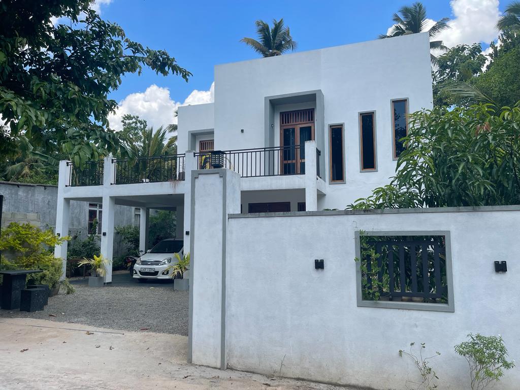 Udugampala house for sale