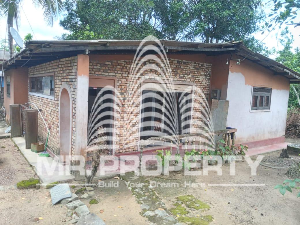 Kottawa land and house for sale