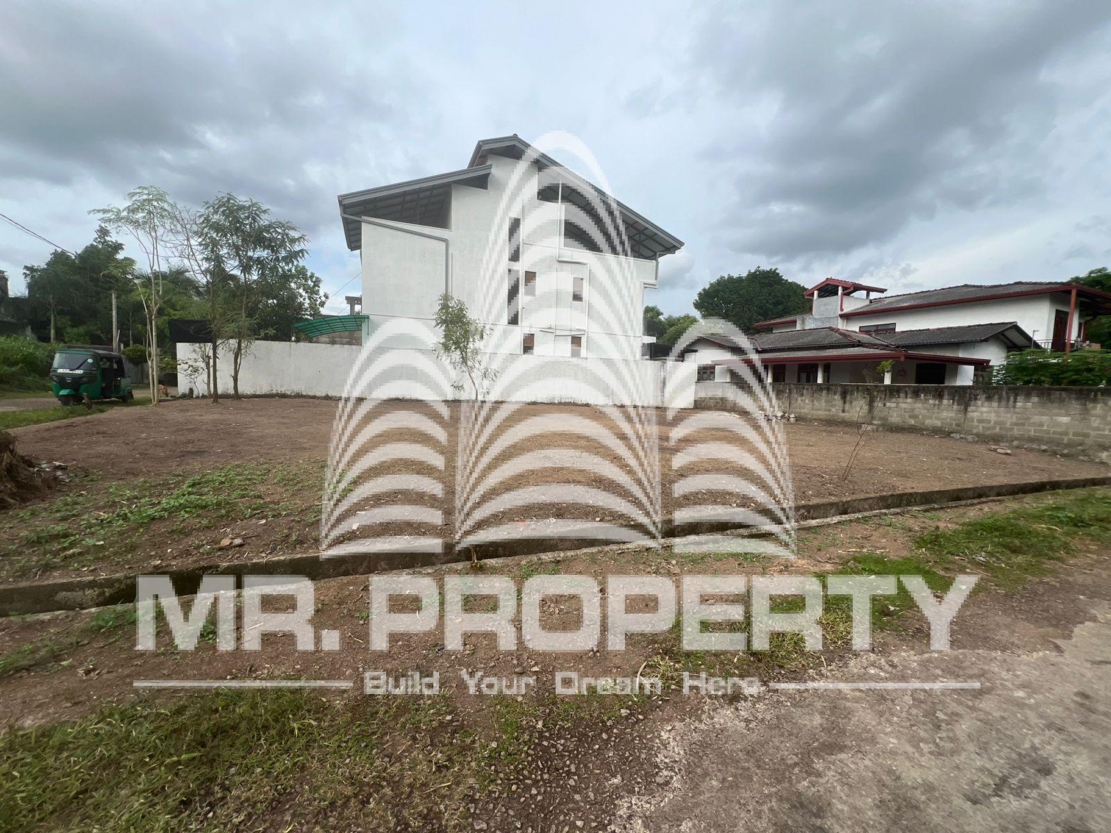 Kalagedihena land for sale