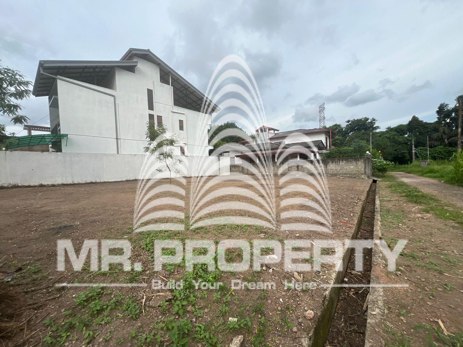 Kalagedihena land for sale