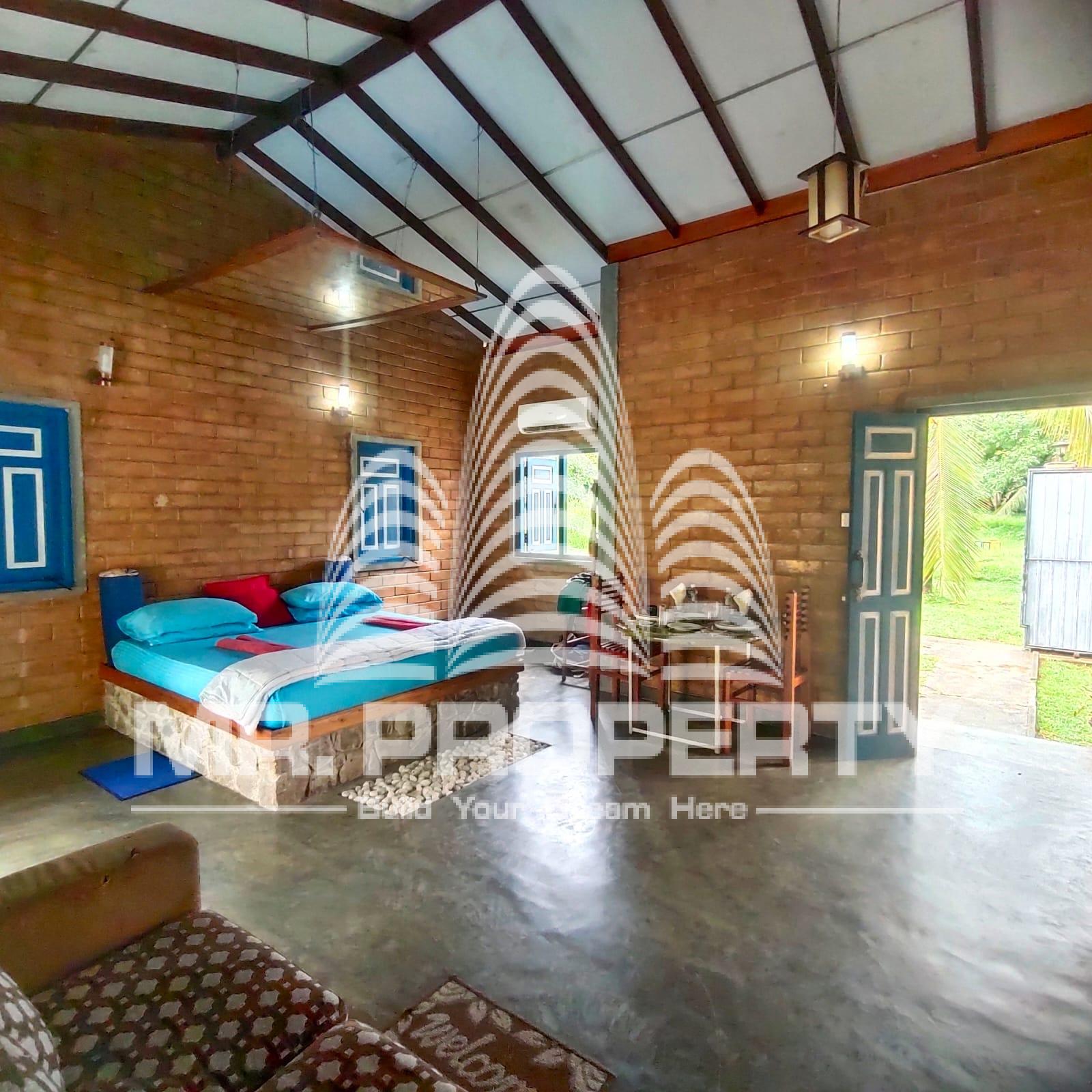 Yakkala hotel for sale