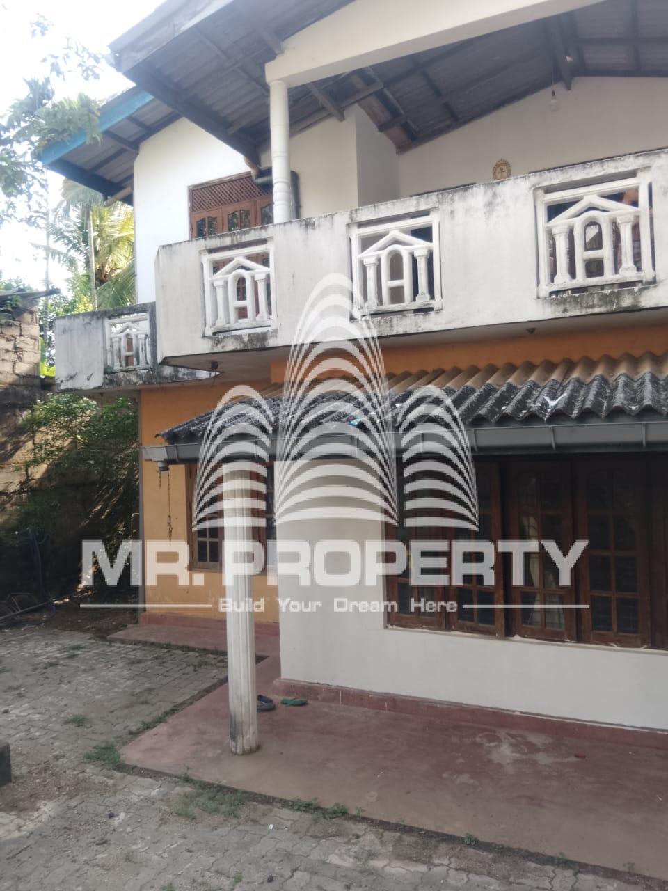 House for sale makola town only land value