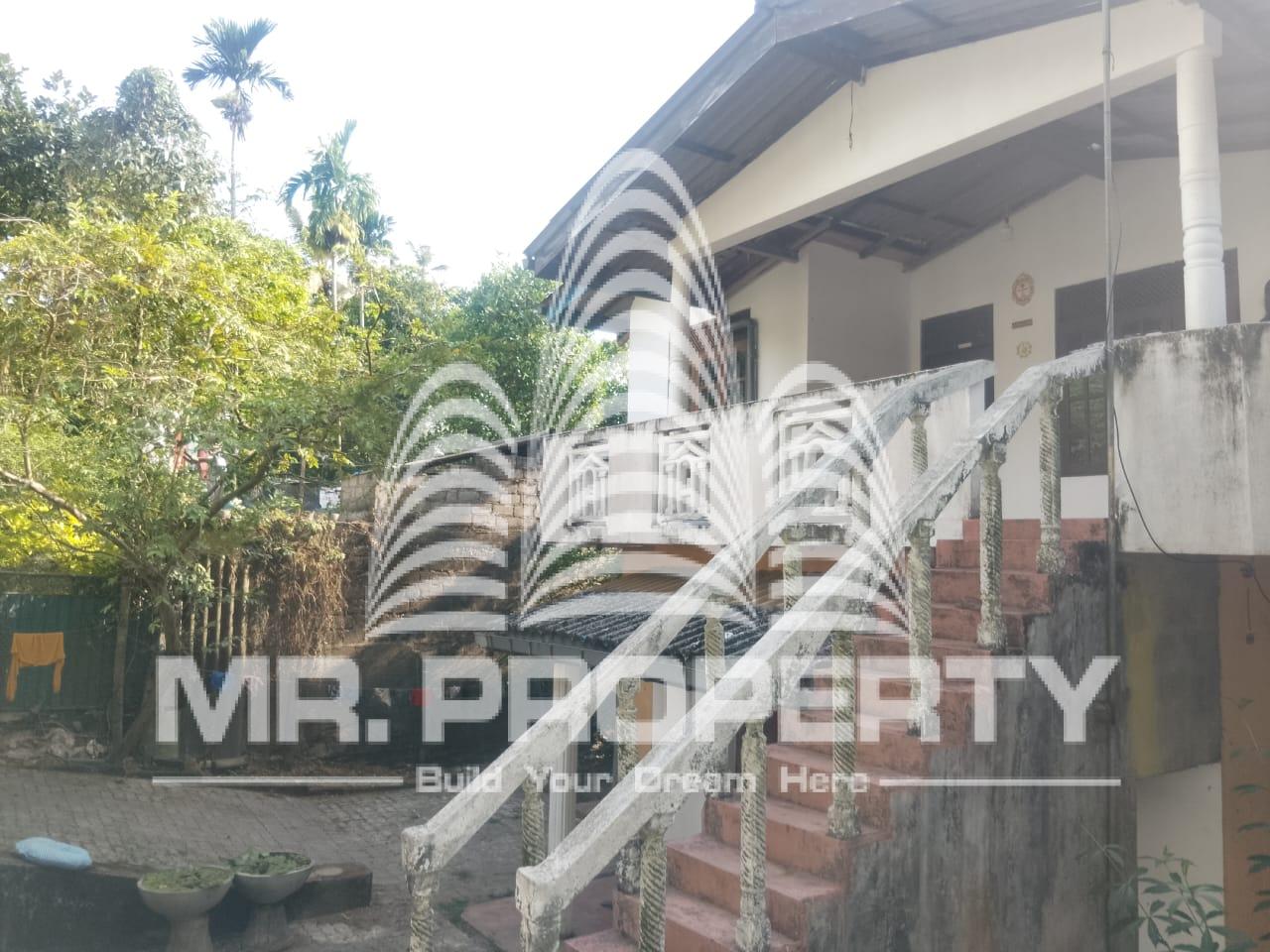 House for sale makola town only land value