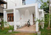 HOUSE FOR SALE KIRIBATHGODA TOWN